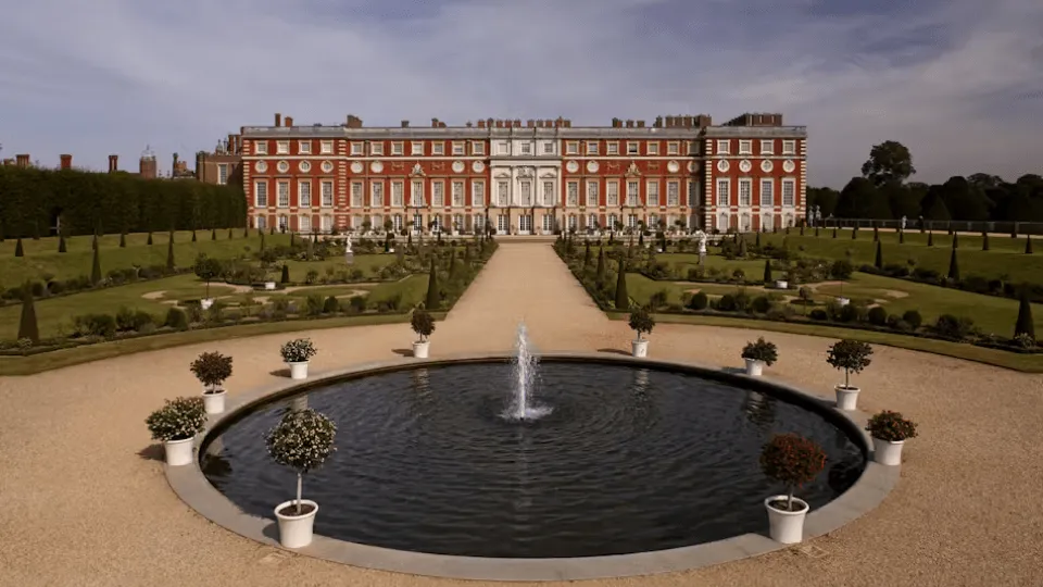 Hampton Court Palace, Gardens &#038; Maze: Entry Ticket - Image 1
